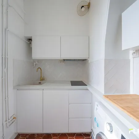 Apartment Cozy 1br Near Montmartre