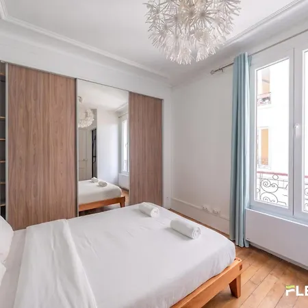 Cozy 1br Near Montmartre Apartment