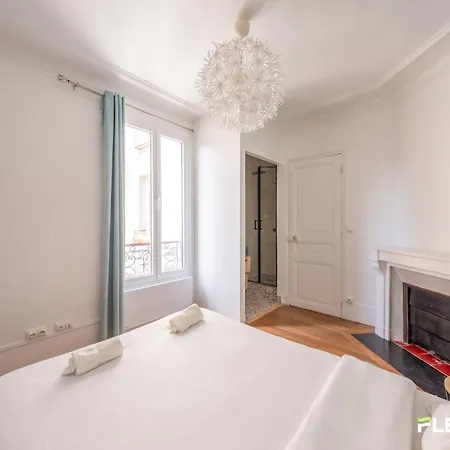 Cozy 1br Near Montmartre
